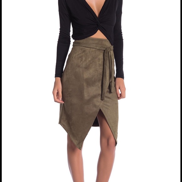 Faux suede asymmetric skirt with tie - Picture 8 of 9